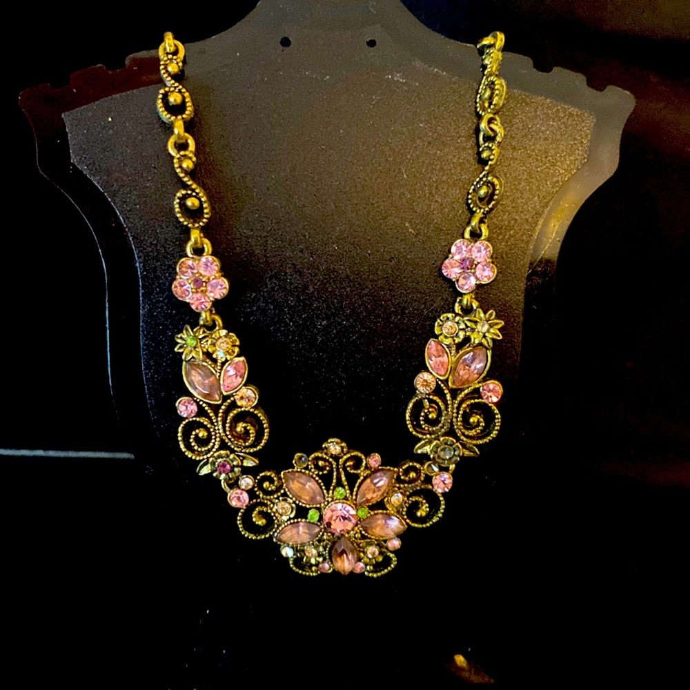 Vintage Avon necklace